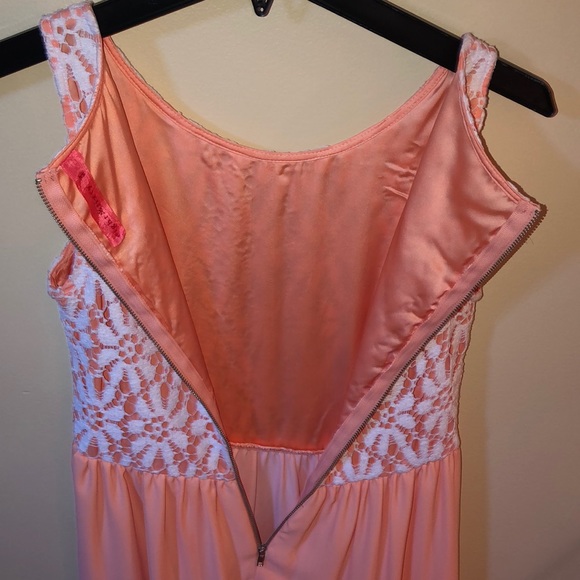 Dress - Picture 6 of 10